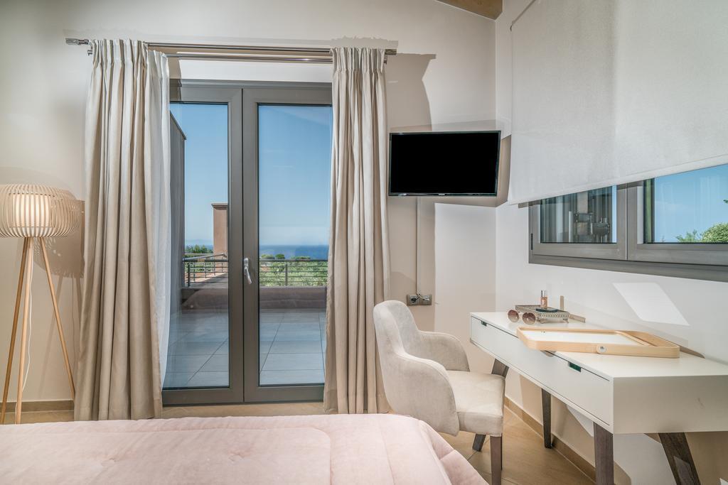 Villa Merovigli - Sea Views & Private Pool, Ideal For Large Groups, By Zantewize トラガキオン エクステリア 写真
