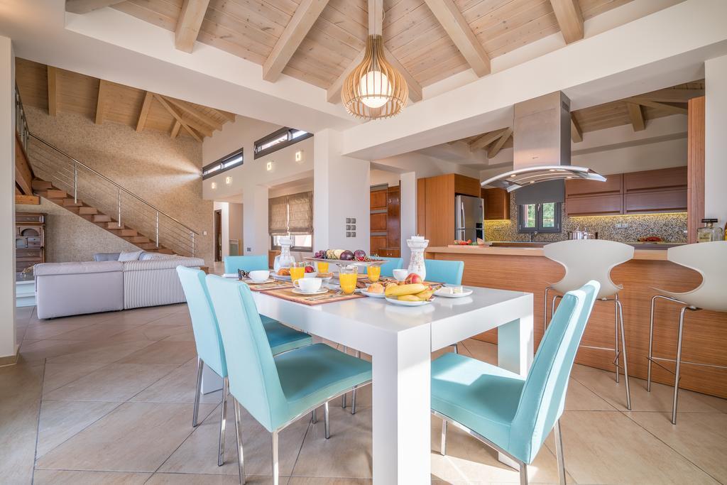 Villa Merovigli - Sea Views & Private Pool, Ideal For Large Groups, By Zantewize トラガキオン エクステリア 写真
