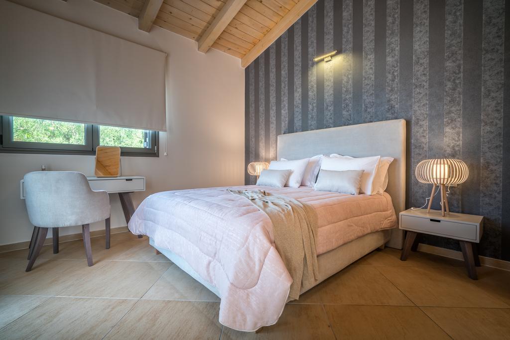 Villa Merovigli - Sea Views & Private Pool, Ideal For Large Groups, By Zantewize トラガキオン エクステリア 写真