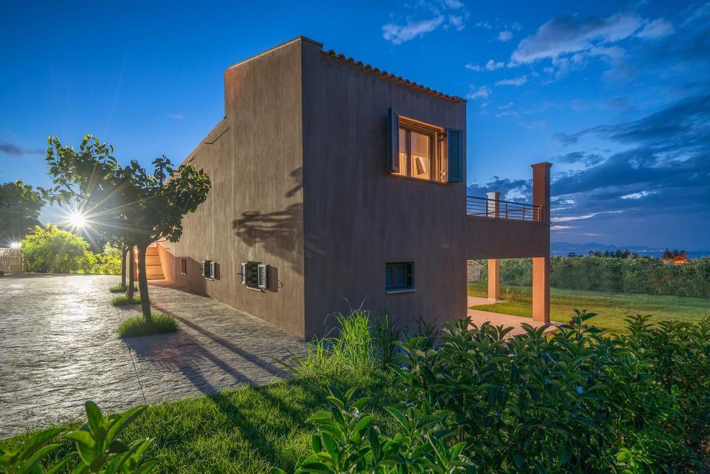 Villa Merovigli - Sea Views & Private Pool, Ideal For Large Groups, By Zantewize トラガキオン エクステリア 写真