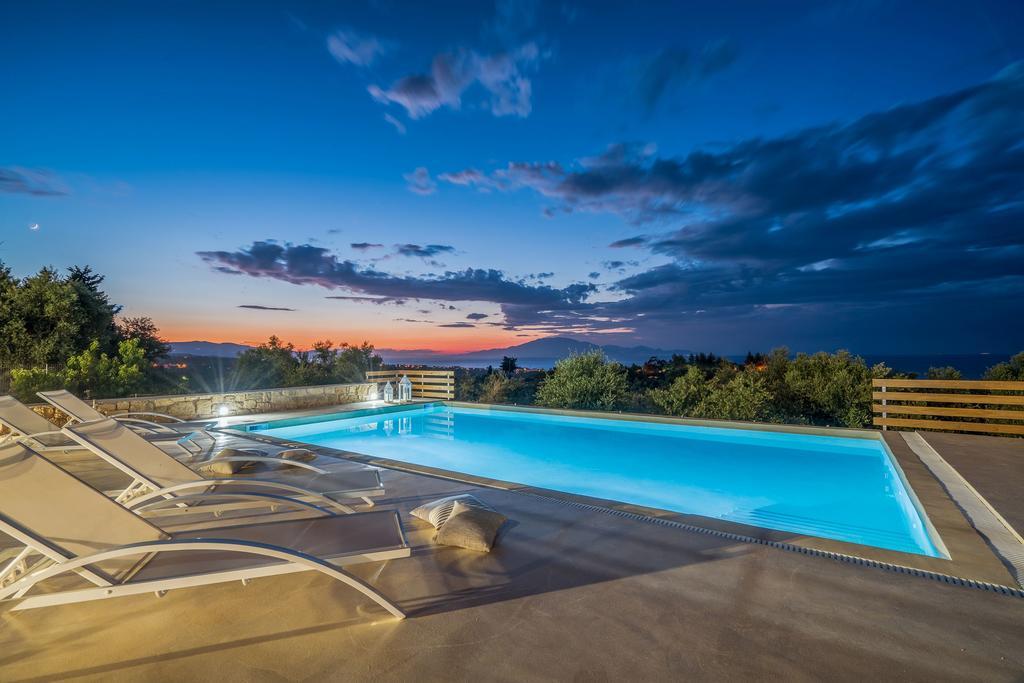 Villa Merovigli - Sea Views & Private Pool, Ideal For Large Groups, By Zantewize トラガキオン エクステリア 写真