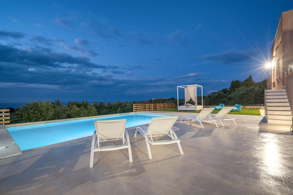 Villa Merovigli - Sea Views & Private Pool, Ideal For Large Groups, By Zantewize トラガキオン エクステリア 写真