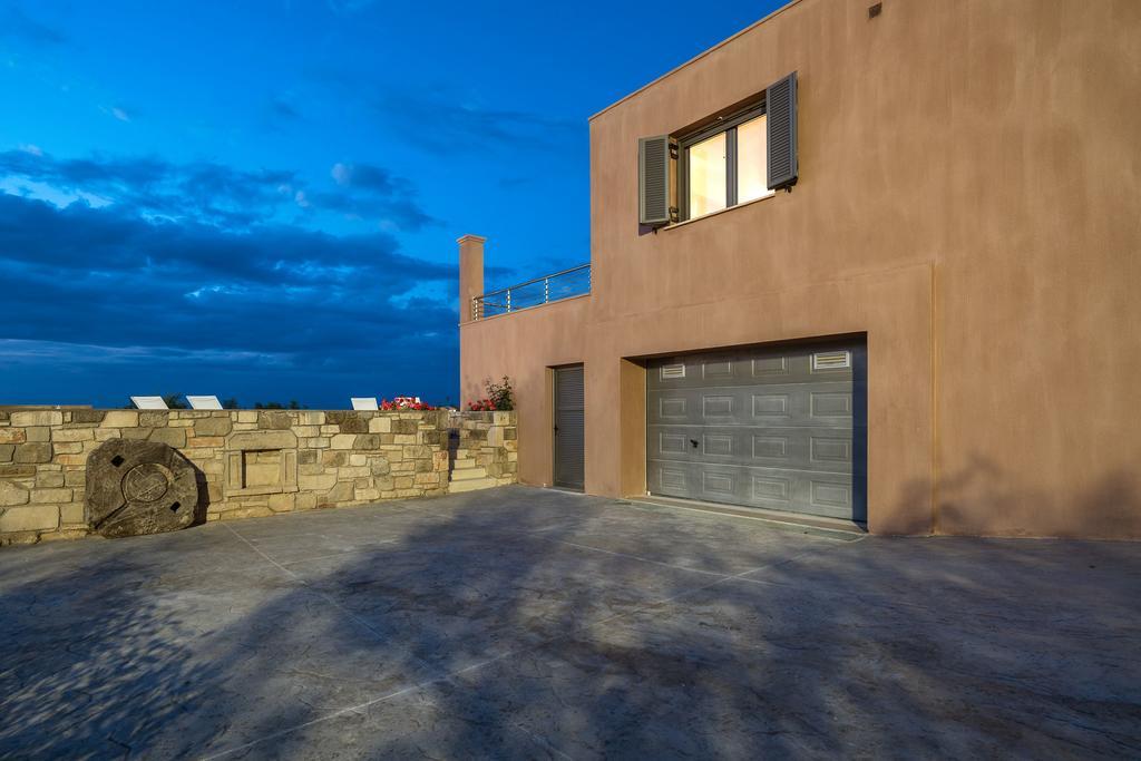 Villa Merovigli - Sea Views & Private Pool, Ideal For Large Groups, By Zantewize トラガキオン エクステリア 写真