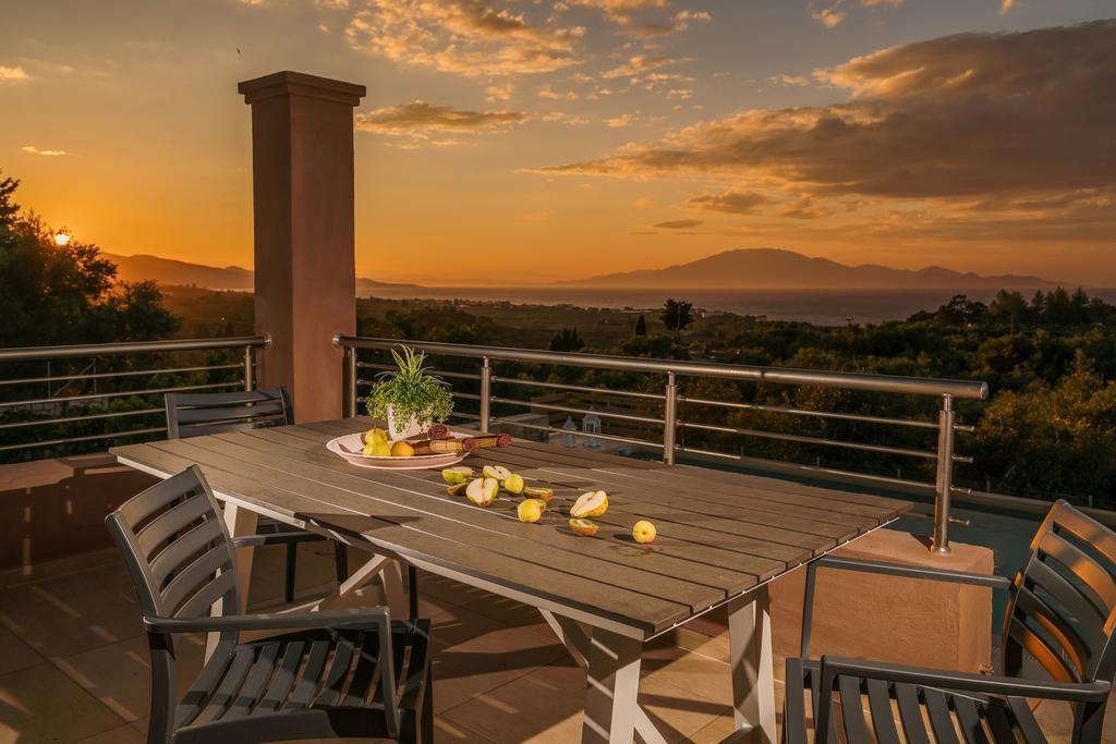 Villa Merovigli - Sea Views & Private Pool, Ideal For Large Groups, By Zantewize トラガキオン エクステリア 写真